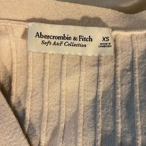Abercrombie & Fitch Cream Sweater Cardigan